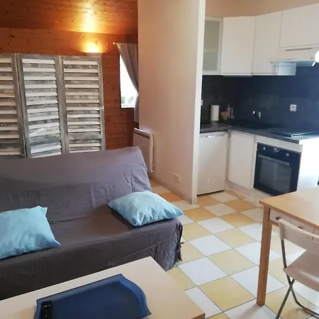 Maisonnette Type Studio Avec Cour Privee A La Rochelle Ferienhaus