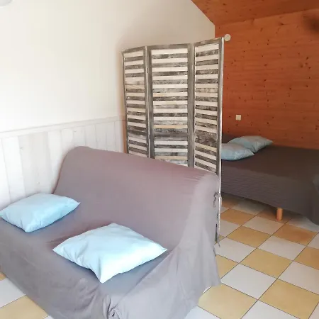 Maisonnette Type Studio Avec Cour Privee A La Rochelle Ferienhaus *